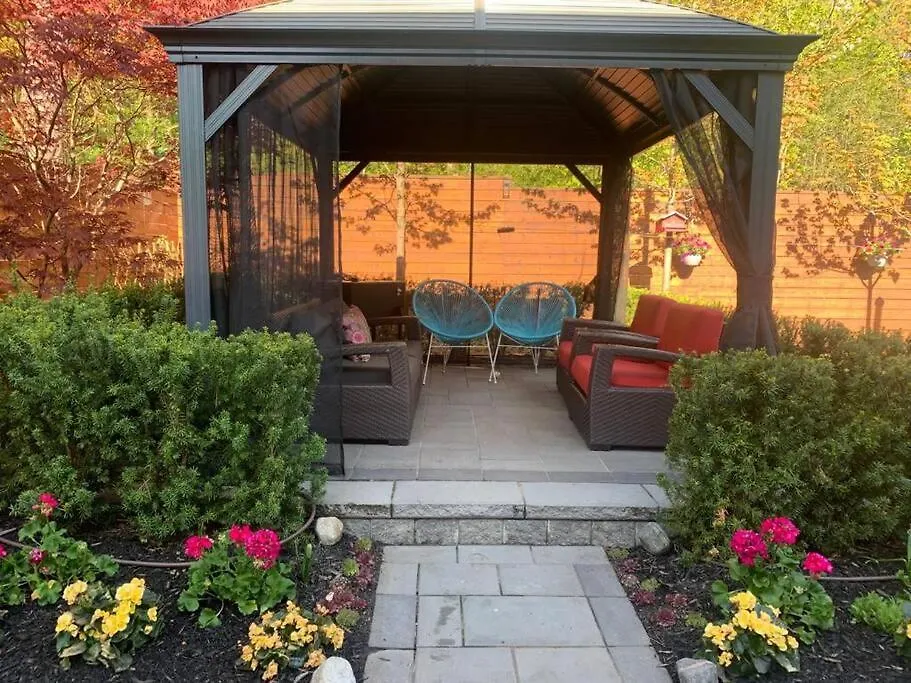 Luxurious Spa Retreat - Toronto Escape 0*,
