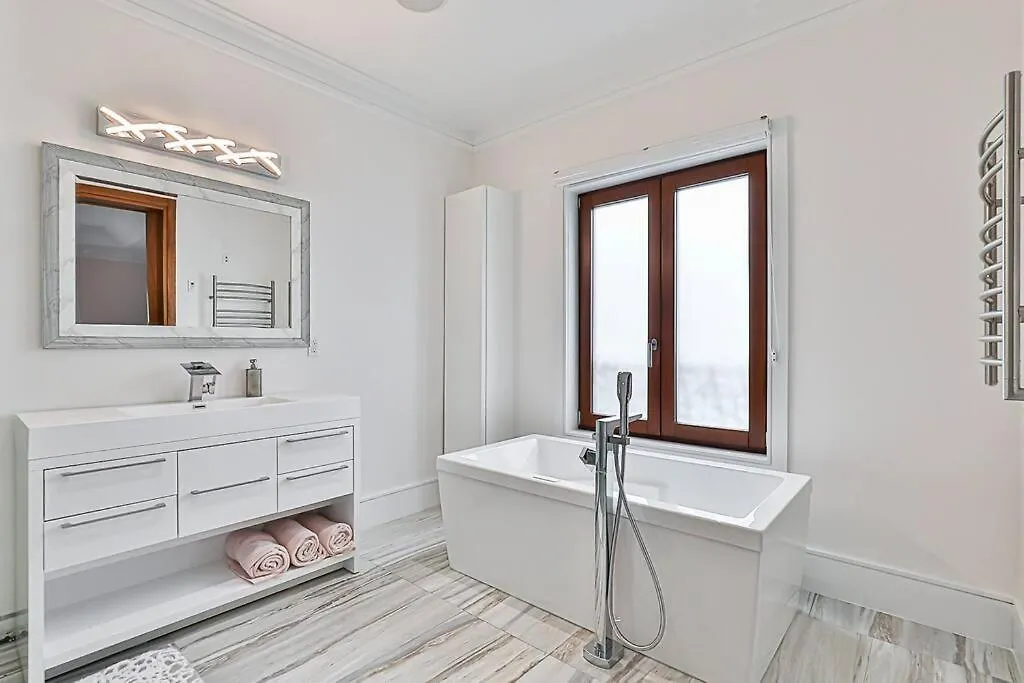 Luxurious Spa Retreat - Toronto Escape Daire