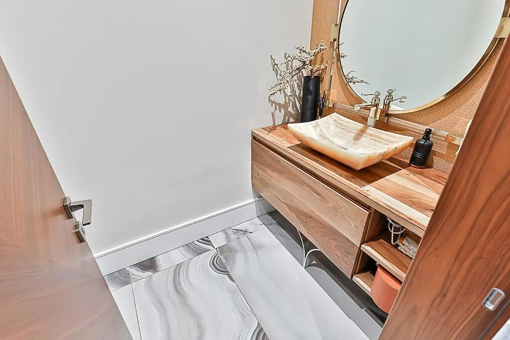 Luxurious Spa Retreat - Toronto Escape