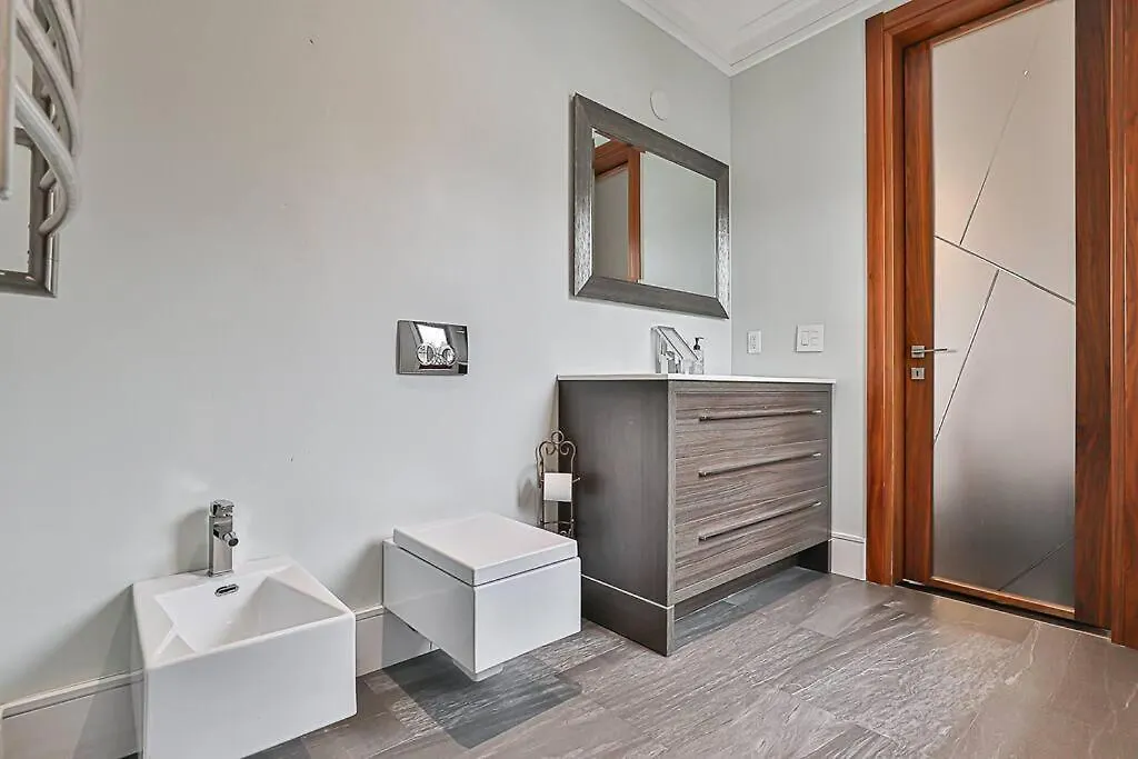 Appartamento Luxurious Spa Retreat - Toronto Escape